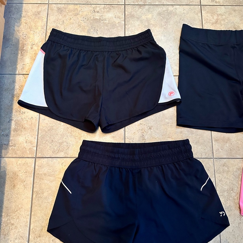 Women’s workout lot - Picture 2 of 4